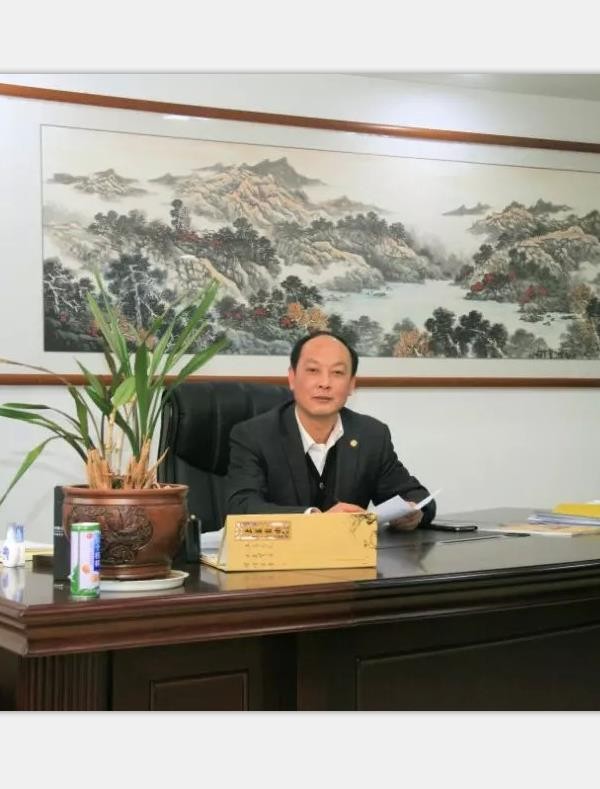 副會(huì)長(zhǎng) 游悟能 湖北原天建設(shè)工程有限公司總經(jīng)理